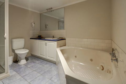 Ashmont Motor Inn And Apartments - Tourism Guide 4