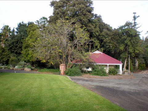Brown's House Bed & Breakfast - Tourism Guide 7