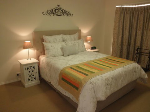 C&C's Bed And Breakfast - Tourism Guide 2