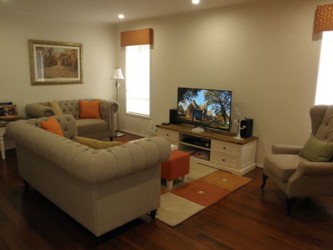 C&C's Bed And Breakfast - Tourism Guide 7