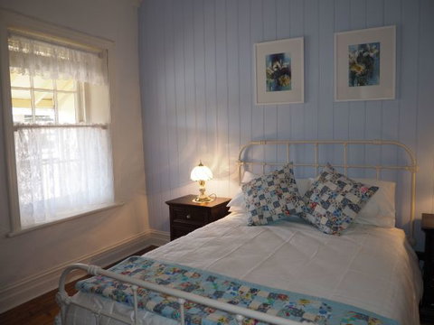 Cobblers Cottage - Tourism Guide 1