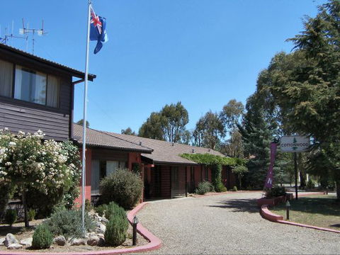 Cottonwood Lodge Motel - Tourism Guide 0