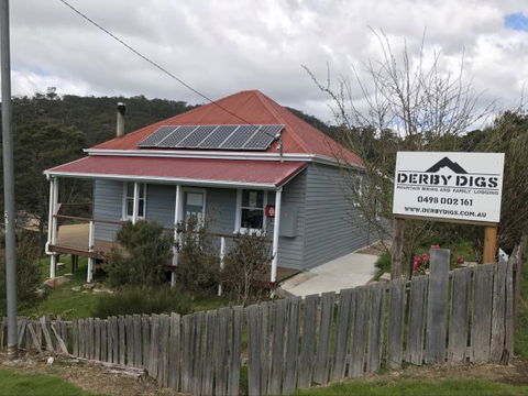 Derby Digs Cottage - Tourism Guide 0