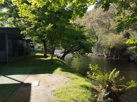Jamieson Caravan Park - Tourism Guide 3