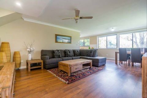 Kookaburra Retreat - Tourism Guide 2