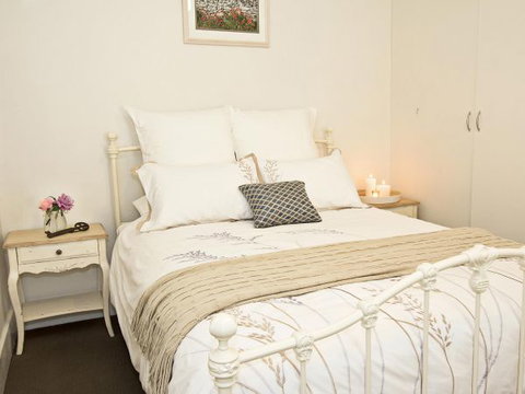 Queen's Cottage Barossa Valley - Travel Agents 6