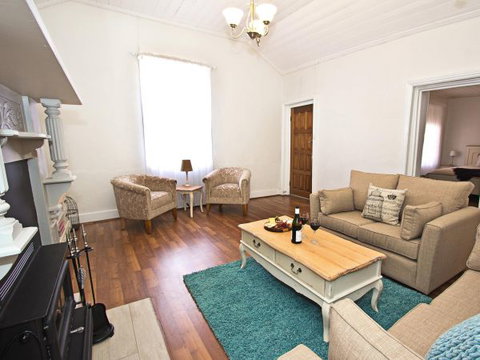 Queen's Cottage Barossa Valley - Travel Agents 10