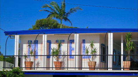 The Sails Motel - Cruises Travel 1