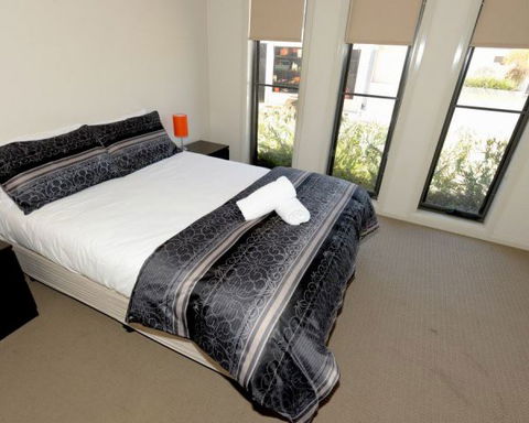 Yarrawonga Waterfront Apartments - Tourism Guide 4