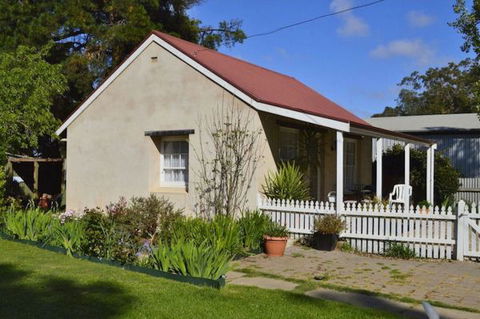 Almond Tree Cottage - Tourism Guide 0