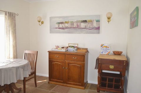 Almond Tree Cottage - Tourism Guide 3