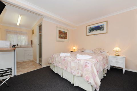 Albany View Street Lodge Bed And Breakfast And Art Studio - Tourism Guide 3