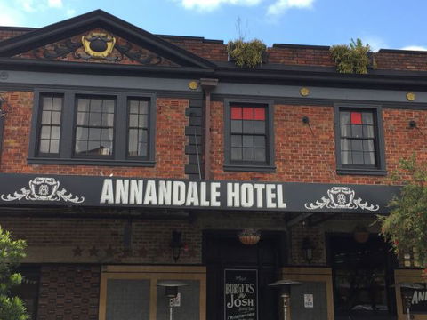 Annandale Hotel - Tourism Guide 4