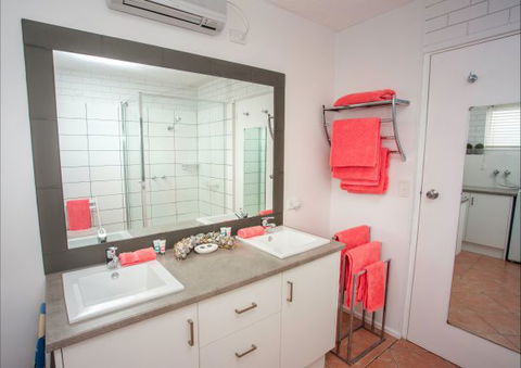 Arlingtons Accommodation - Tourism Guide 2
