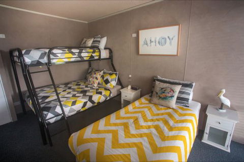 Arlingtons Accommodation - Tourism Guide 3