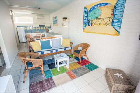 Arlingtons Accommodation - Tourism Guide 9