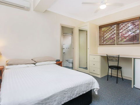 Ashfield Manor - Tourism Guide 8