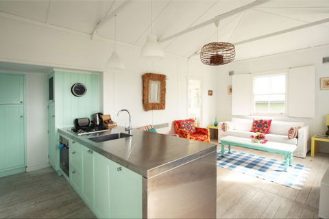 Aurora Beachfront Cottage - Tourism Guide 1