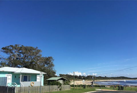Aurora Beachfront Cottage - Tourism Guide 6