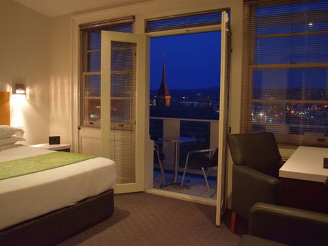 Auldington - Tourism Guide 1