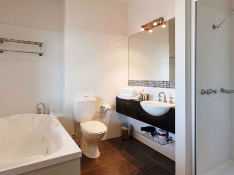 Auldington - Tourism Guide 4