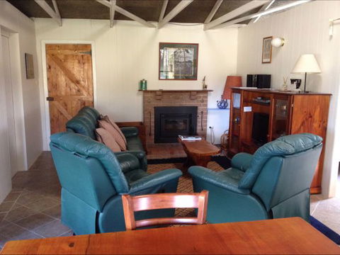Avaleigh Elms Farmstay - Tourism Guide 4