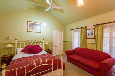Bendigo Cottages Bed And Breakfast - Tourism Guide 4