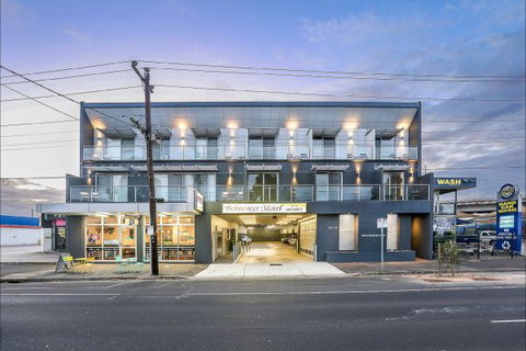 Belmercer Motel - Tourism Guide 0
