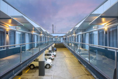 Belmercer Motel - Tourism Guide 1