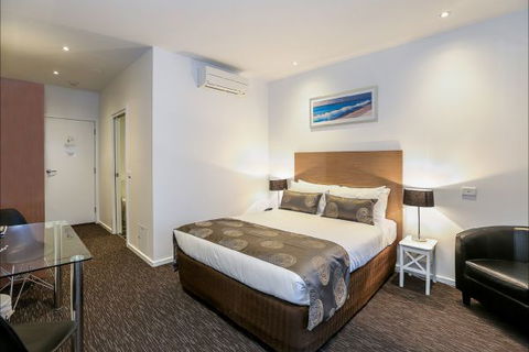 Belmercer Motel - Tourism Guide 8