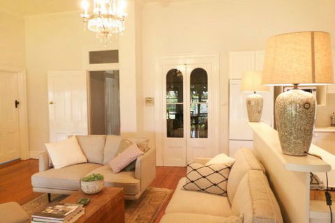 Cadogan Central Luxury - Tourism Guide 1