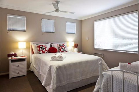 Como Bed And Breakfast - Tourism Guide 1