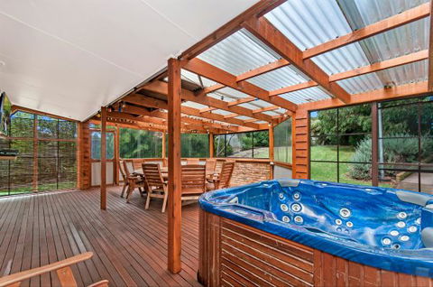 Cooks Retreat Warrnambool - Travel Agents 5