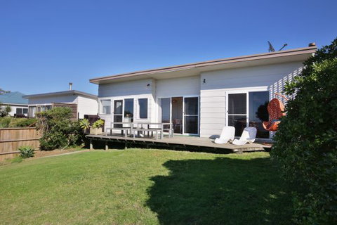 Culburra Beach House - Travel Search 8