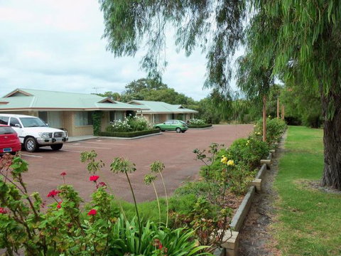 Emu Point Motel - Travel Agents 0