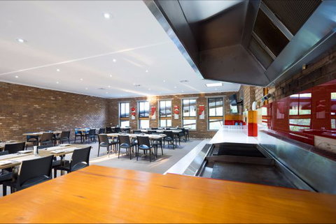 Farnham Court Motel - Travel Agents 7