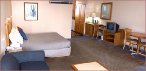 Federation Motor Inn Young - Tourism Guide 1