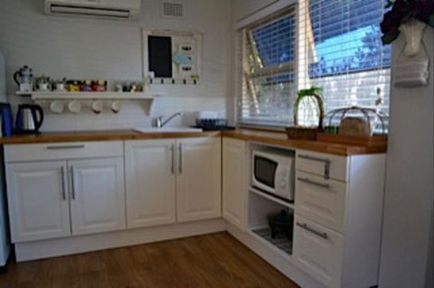 Garden Cottage B And B - Travel Search 2
