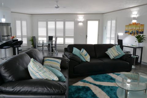 Greenwood Park Estate - Travel Agents 2