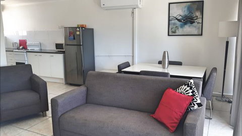 Jadran Motel And El Jays Holiday Lodge - Travel Agents 2