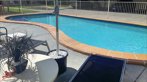 Jadran Motel And El Jays Holiday Lodge - Travel Agents 4