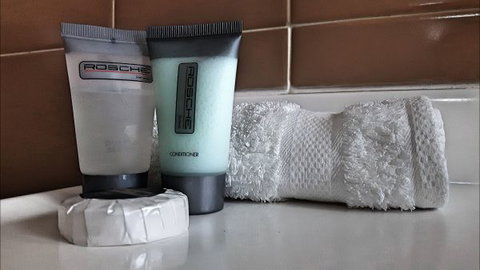 Jadran Motel And El Jays Holiday Lodge - Travel Agents 5