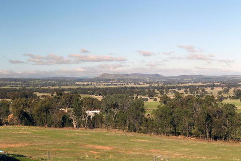 Longview Holiday Let Glenrowan - Tourism Guide 1