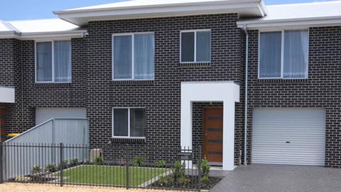 Oaklands Junction - Travel Agents 4