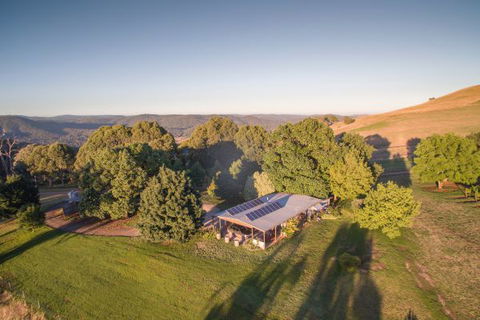 Mt Bellevue Lodge - King Valley - Tourism Guide 8