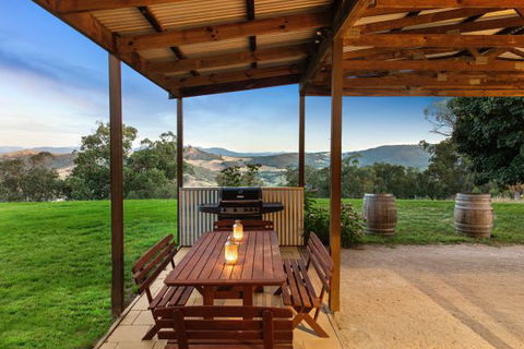 Mt Bellevue Lodge - King Valley - Tourism Guide 9