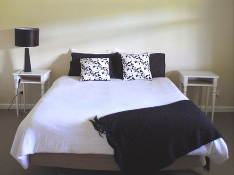 Orange Tree Cottage - Travel Agents 1