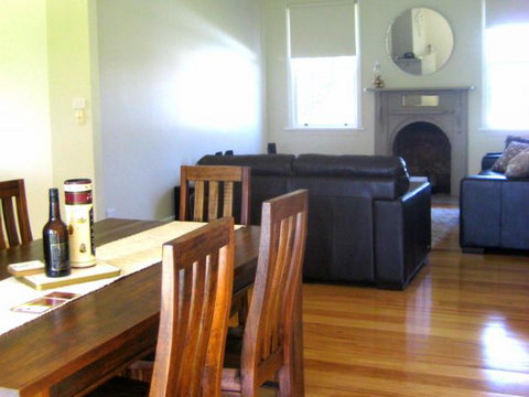 Orange Tree Cottage - Travel Agents 3