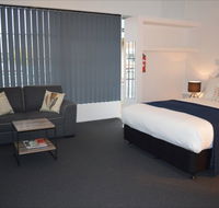 Penguin Seaside Motel - Tourism Guide
