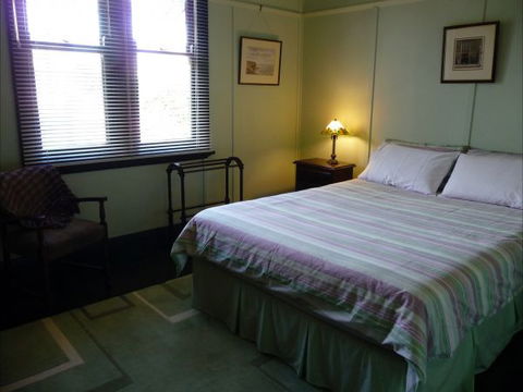 Prater's Cottage - Tourism Guide 1